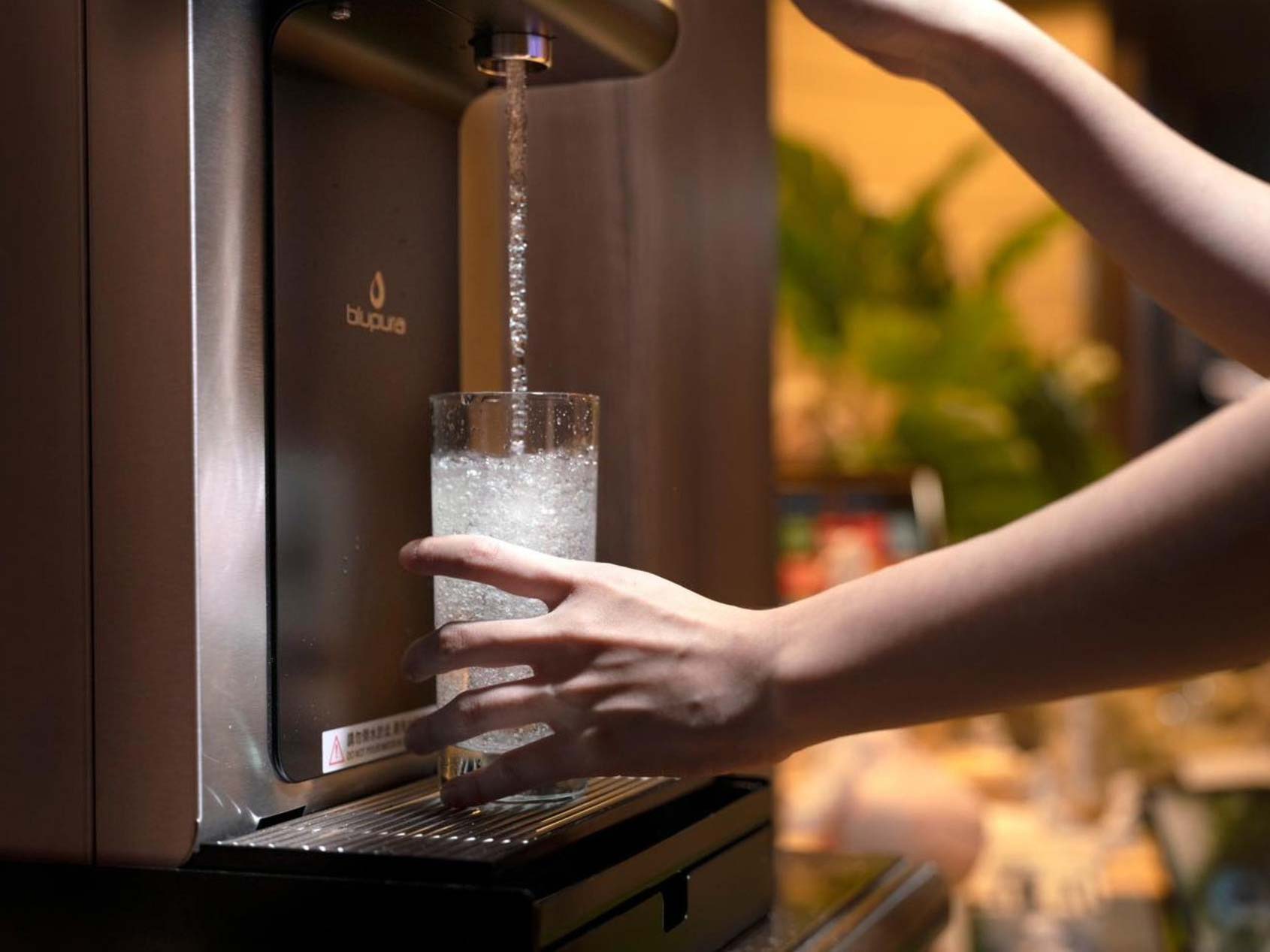 Replacing Plastic Bottles with Sparkling Water Dispensers
